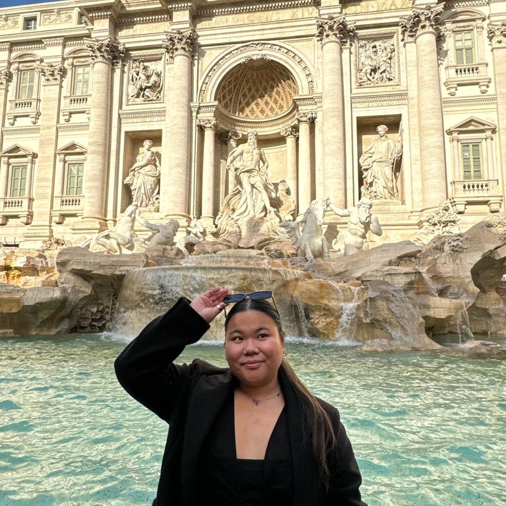 Meet your Posher, Olivia